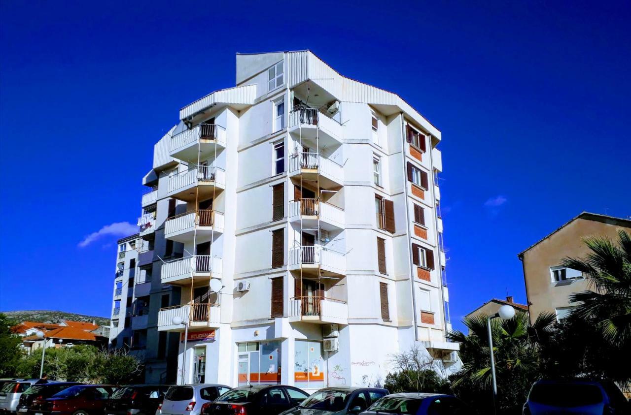 Apartman Buble Trogir Bagian luar foto